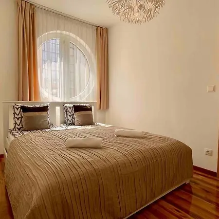 Tk Stylish Free Private Parking Garage Budapest