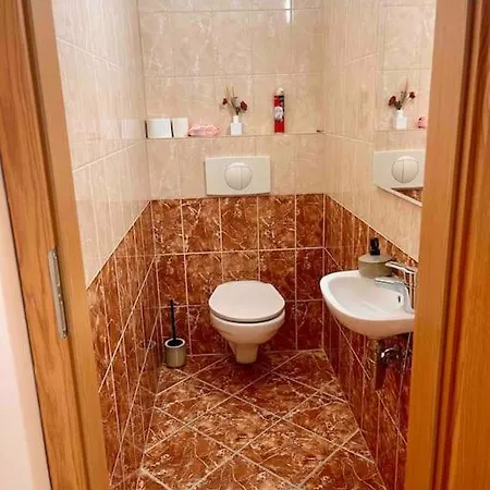 Tk Stylish Free Private Parking Garage Lejlighed